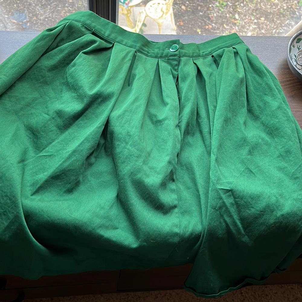 Green pleated maxi skirt *perfect condition*